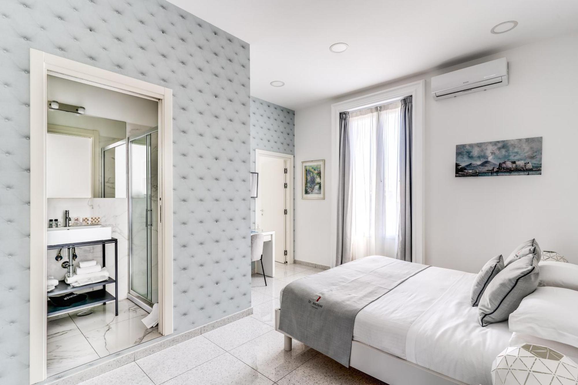 Le Angioine Rooms Neapol Zewnętrze zdjęcie
